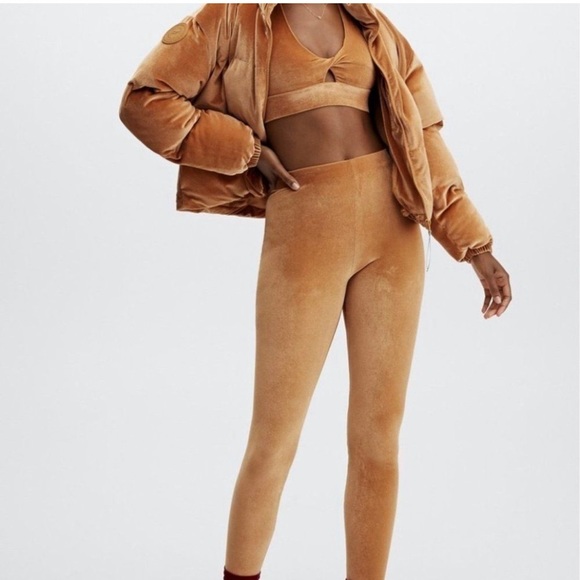 VELVET PUFFER COAT IN GOLDEN 🍯 HONEY ✨ - Picture 5 of 8